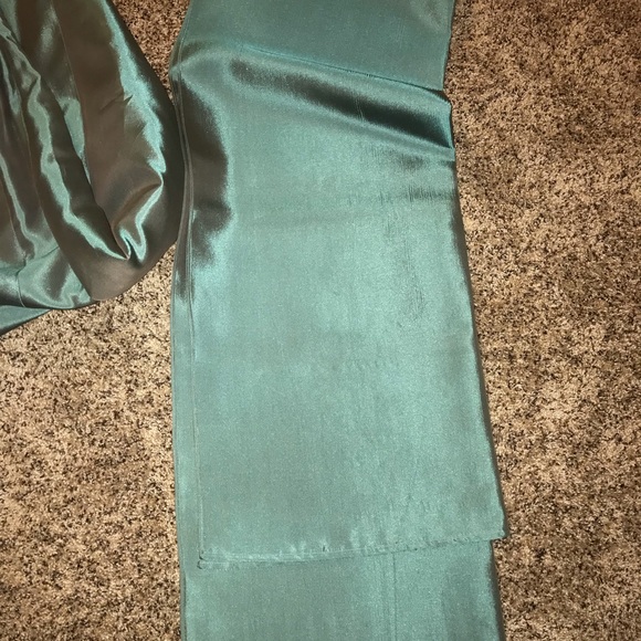 Designer gown with wrap NEGOTIABLE MAKE OFFER - Picture 5 of 8